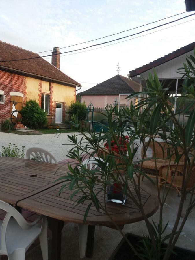Campagn'Arts Bed & Breakfast Villechétif Екстериор снимка